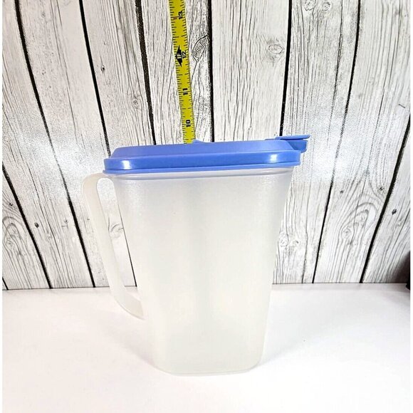 Vintage Tupperware Pitcher #2009B with Blue Lid Oval 64 oz. Capacity - Picture 10 of 11